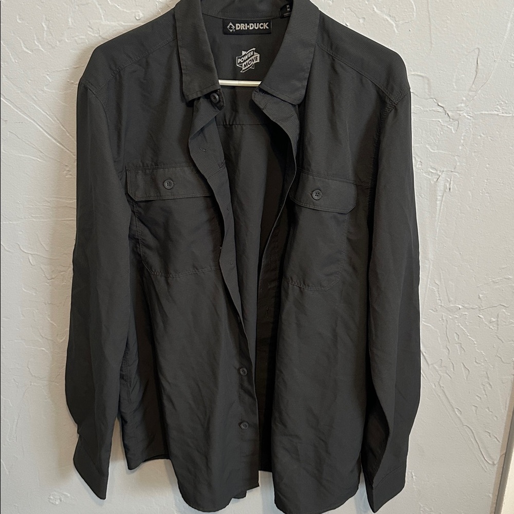 Dri Duck Power Move Men’s size medium long sleeve outdoor shirt. 2 front pockets